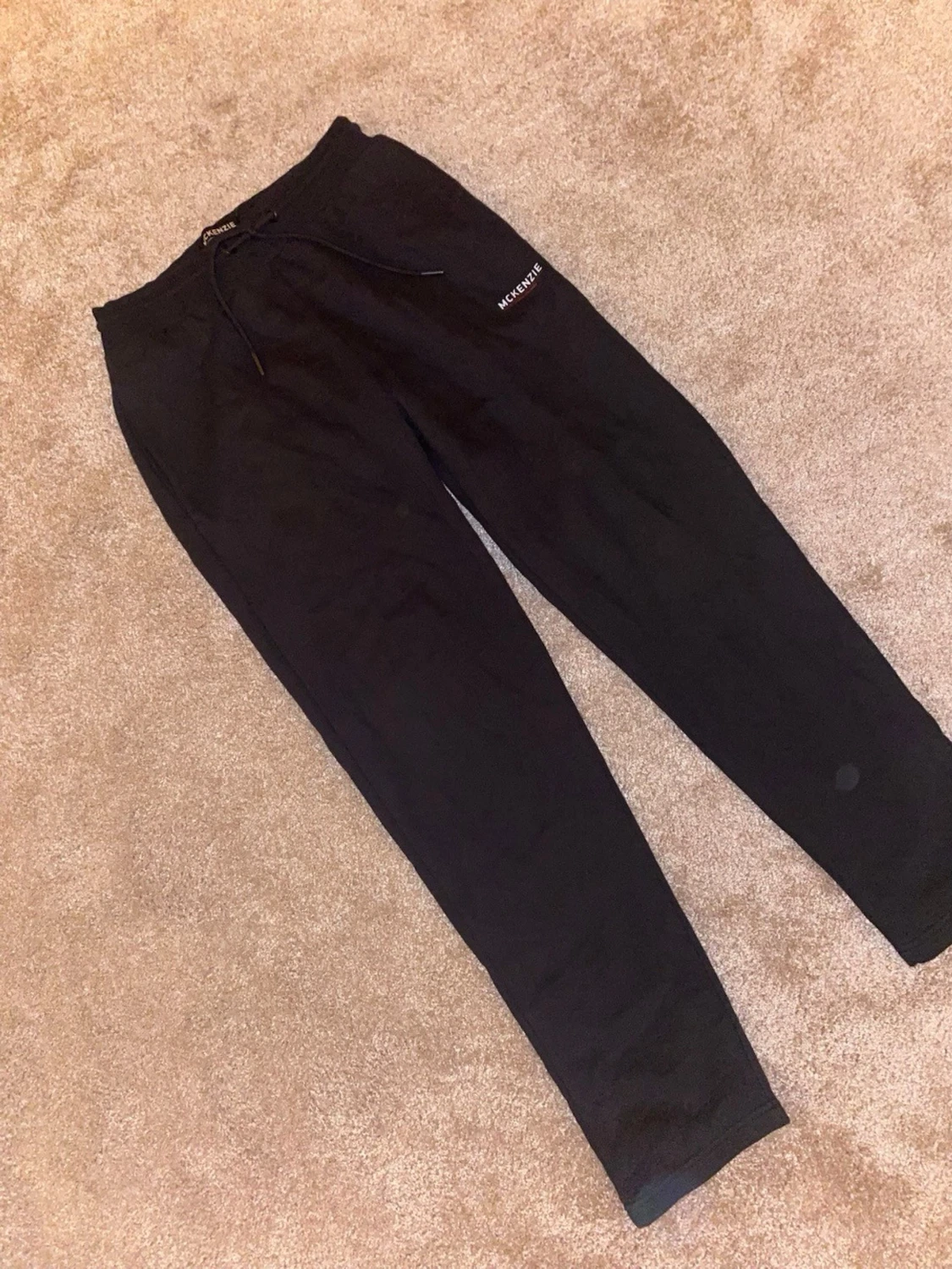 Svarta mjukisbyxor från McKenzie