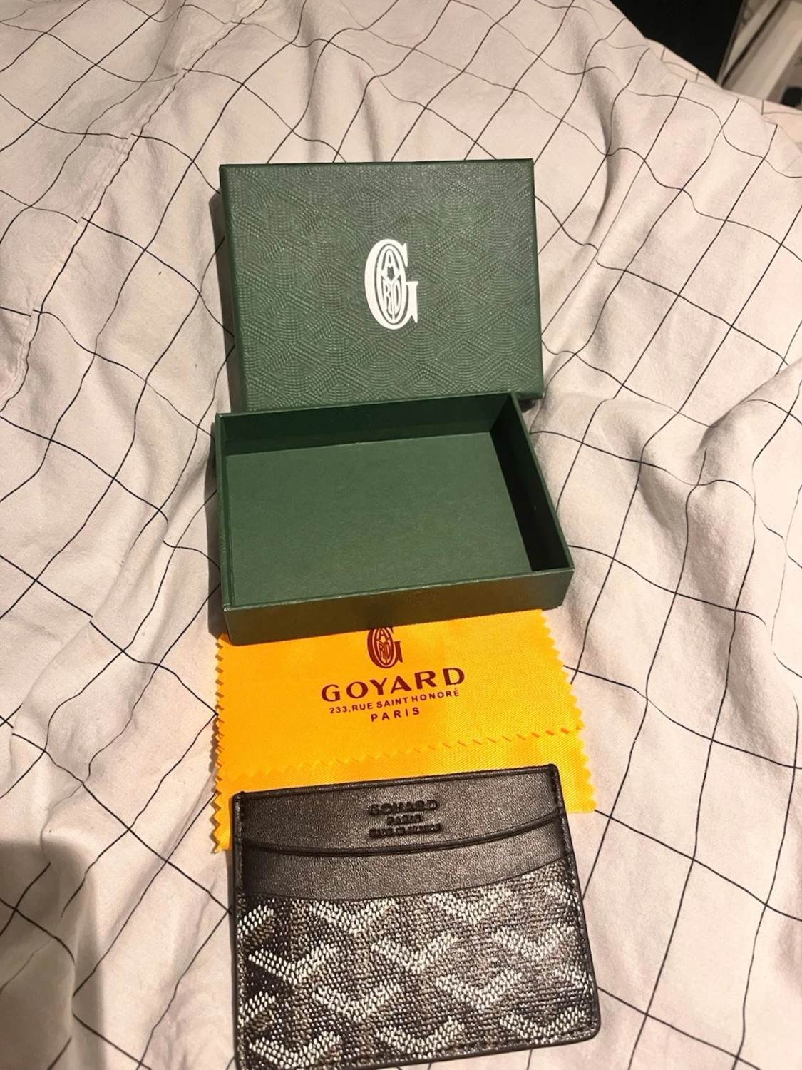 svart kortfodral med mönster - 2