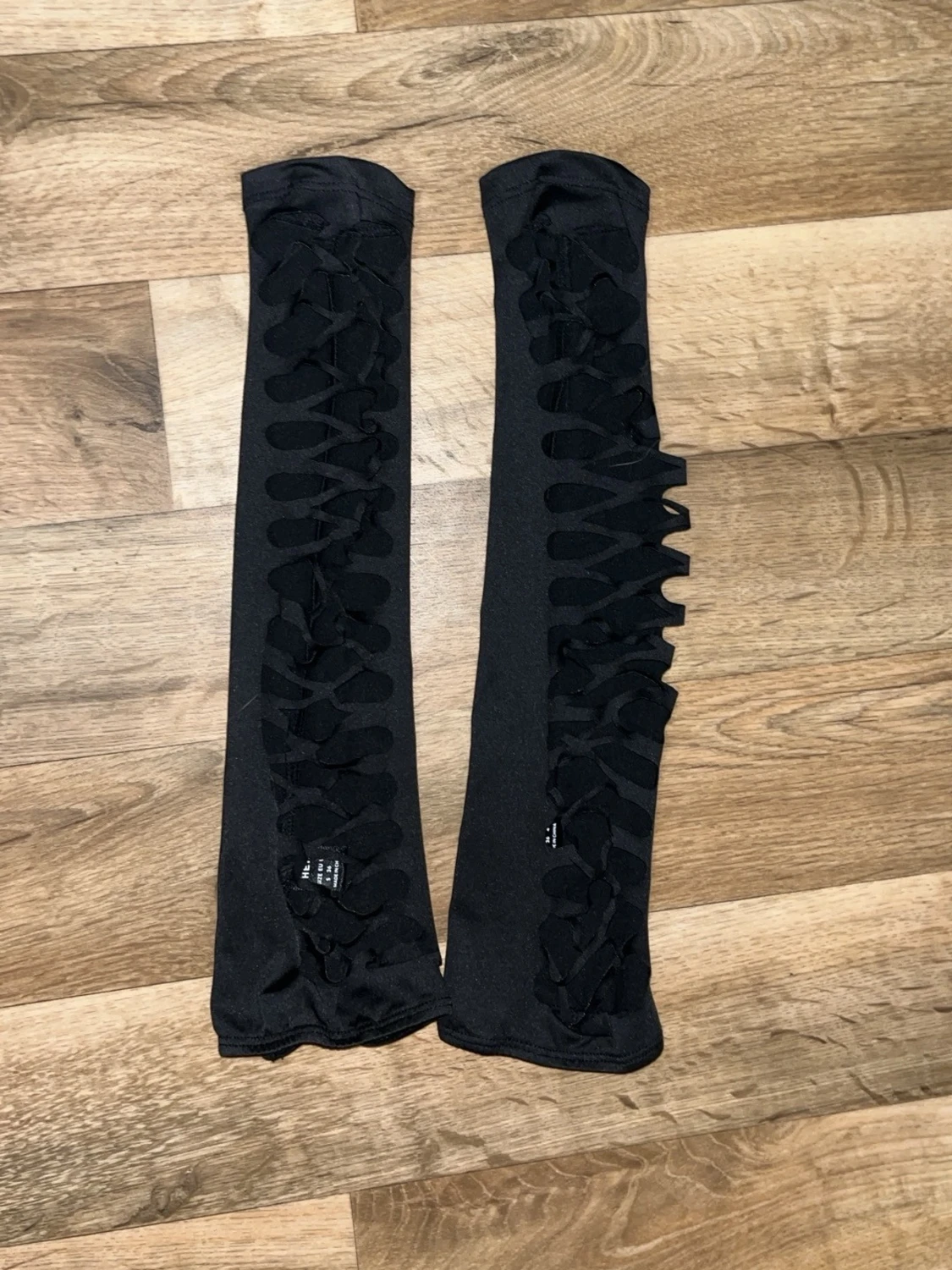 Svart croppad linnetopp med öppning - 1