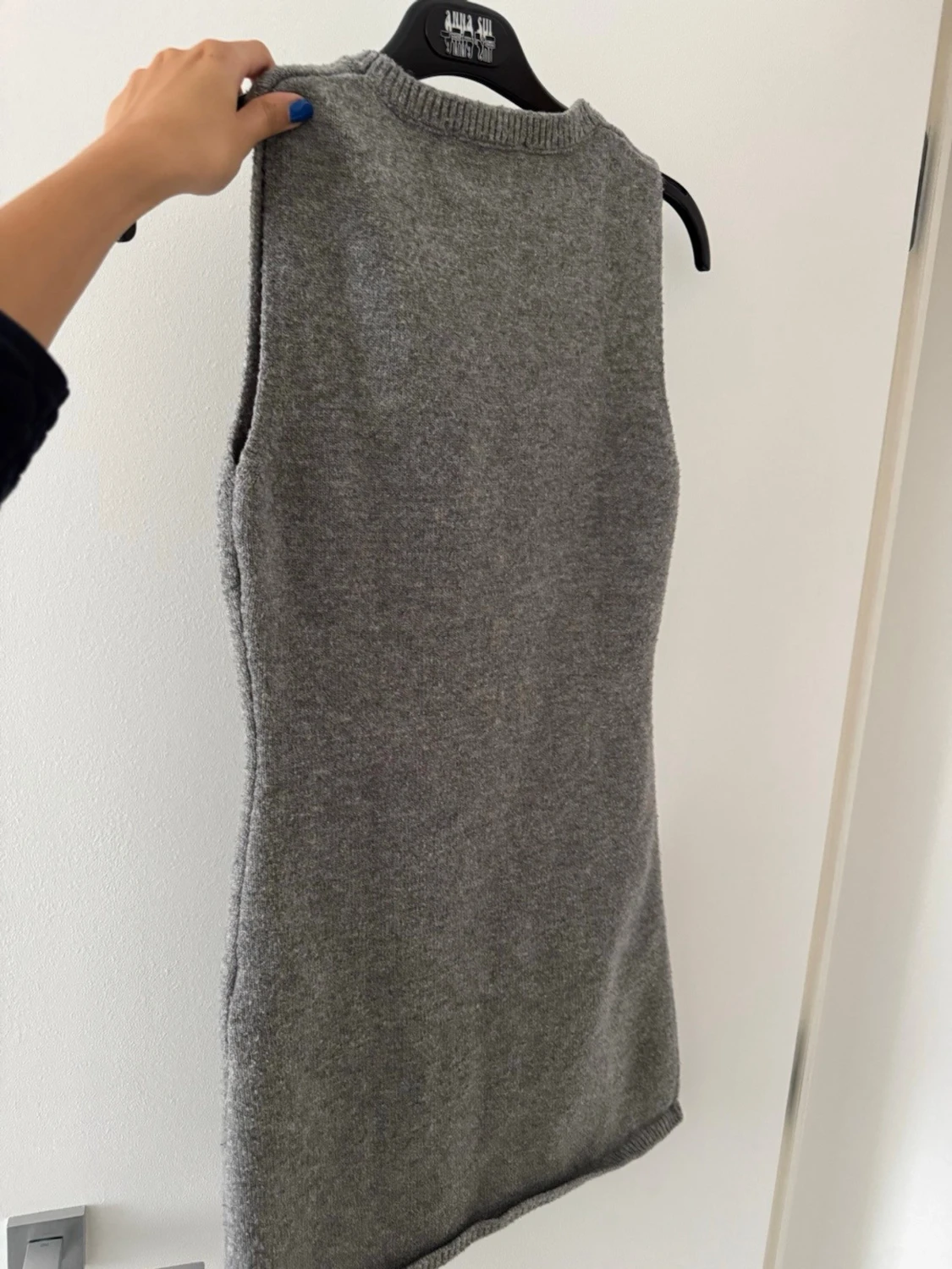 Grå ärmlös stickad klänning från Zara - 1