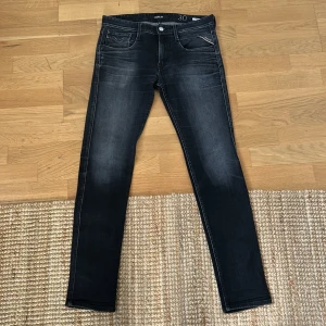 Replay anbass Jeans - | Modell: anbass | storlek 30/30 | pris går alltid att diskutera