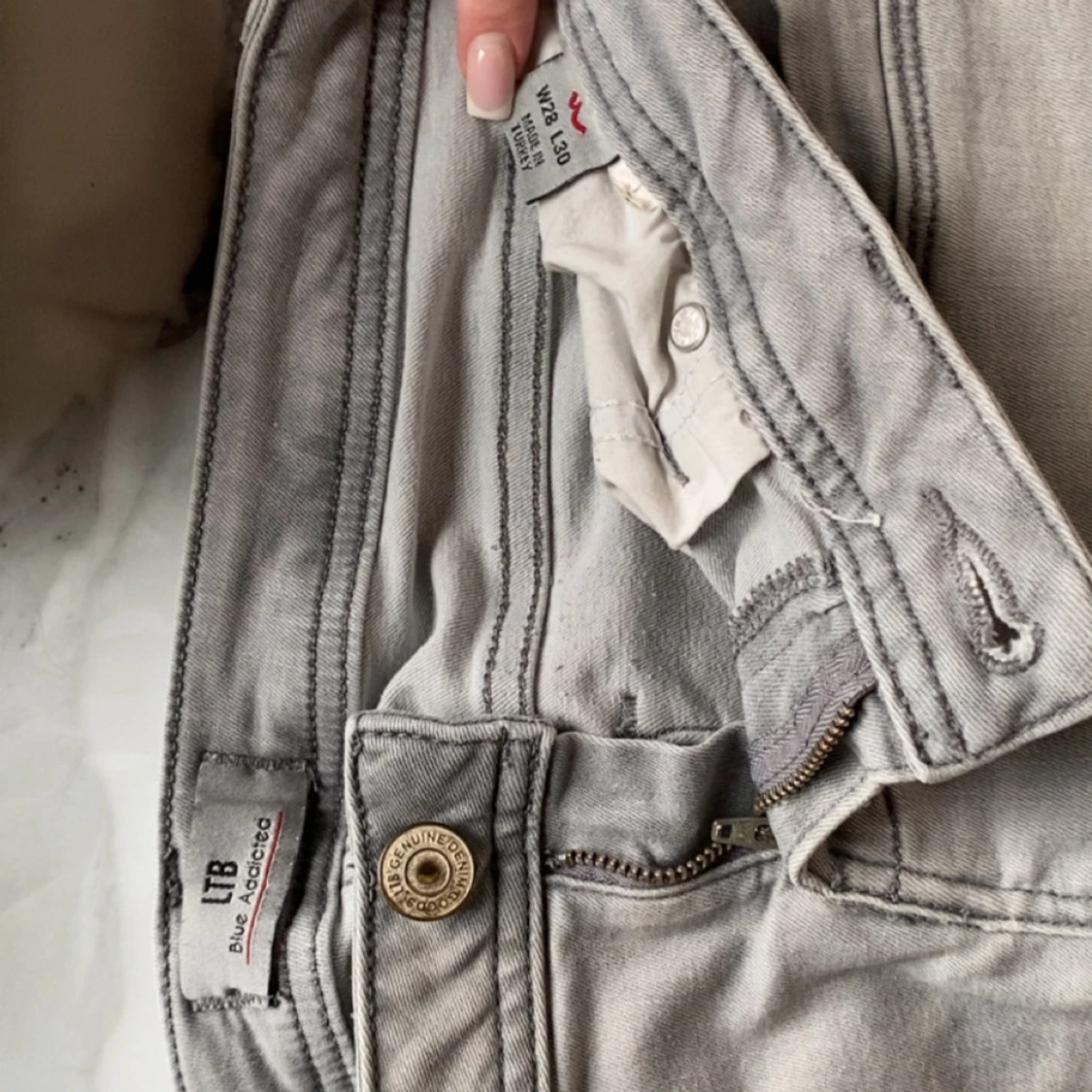 Gråa lågmidjade LTB jeans - 1