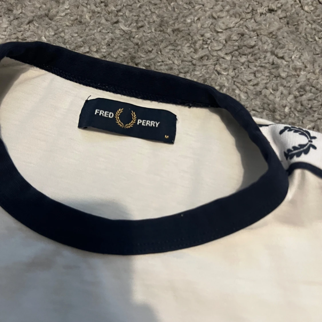 Vit Fred Perry t-shirt med logoband - 1