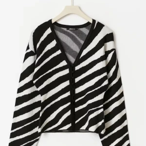 Söker!!  - Söker denna från gina trixot💓 helst storlek xs men s funkar också 💓(shaped knitted cardigan)