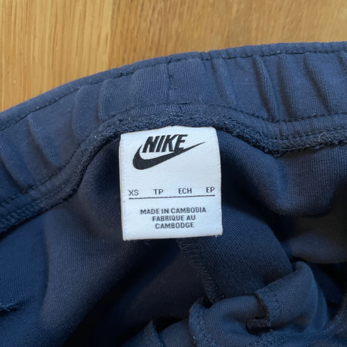  Nike Tech sätt - Marinblå . Jacka str S , Byxa str XS  - 4