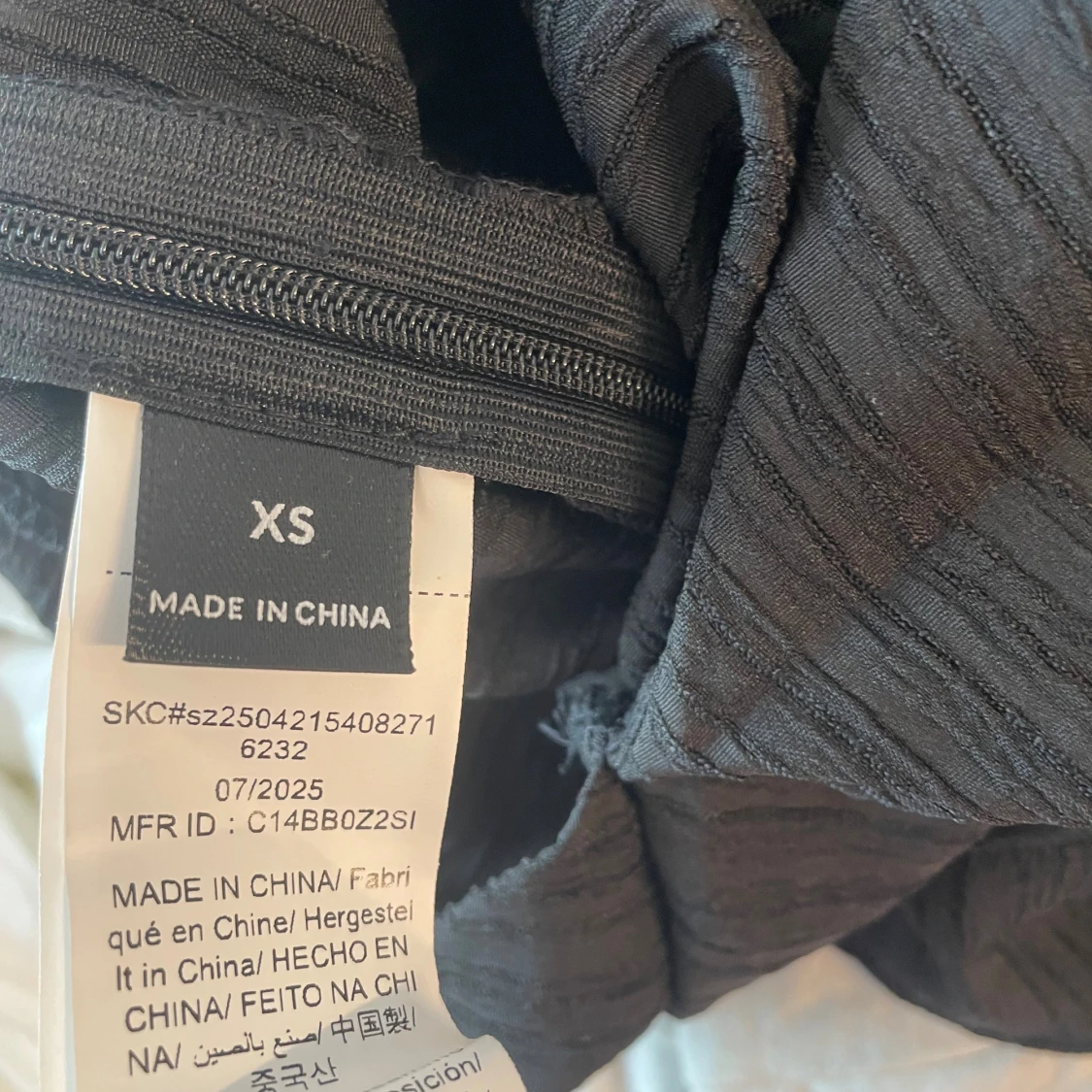 Svart volangig linnetopp XS - 2