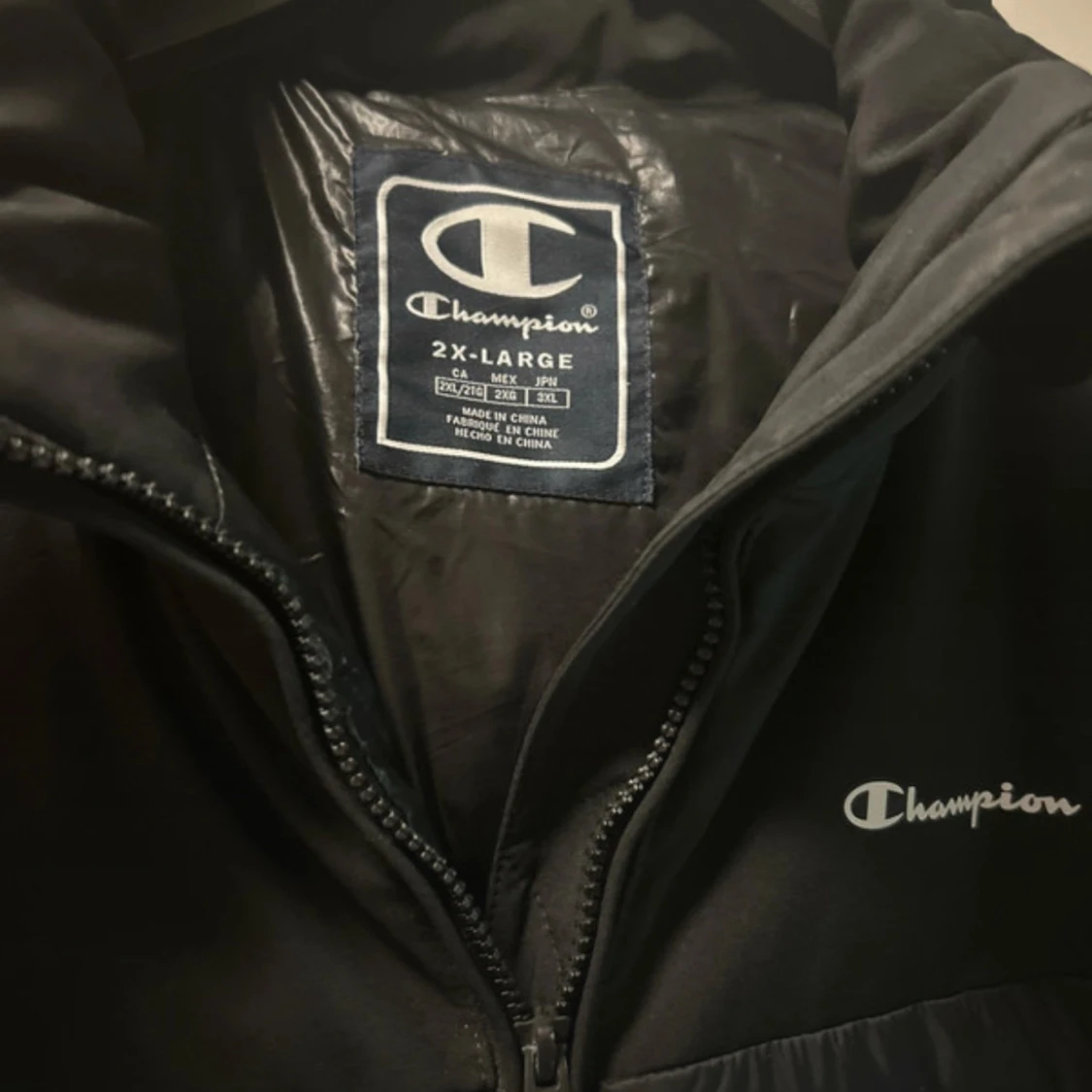 Svart pufferjacka från Champion  - 3