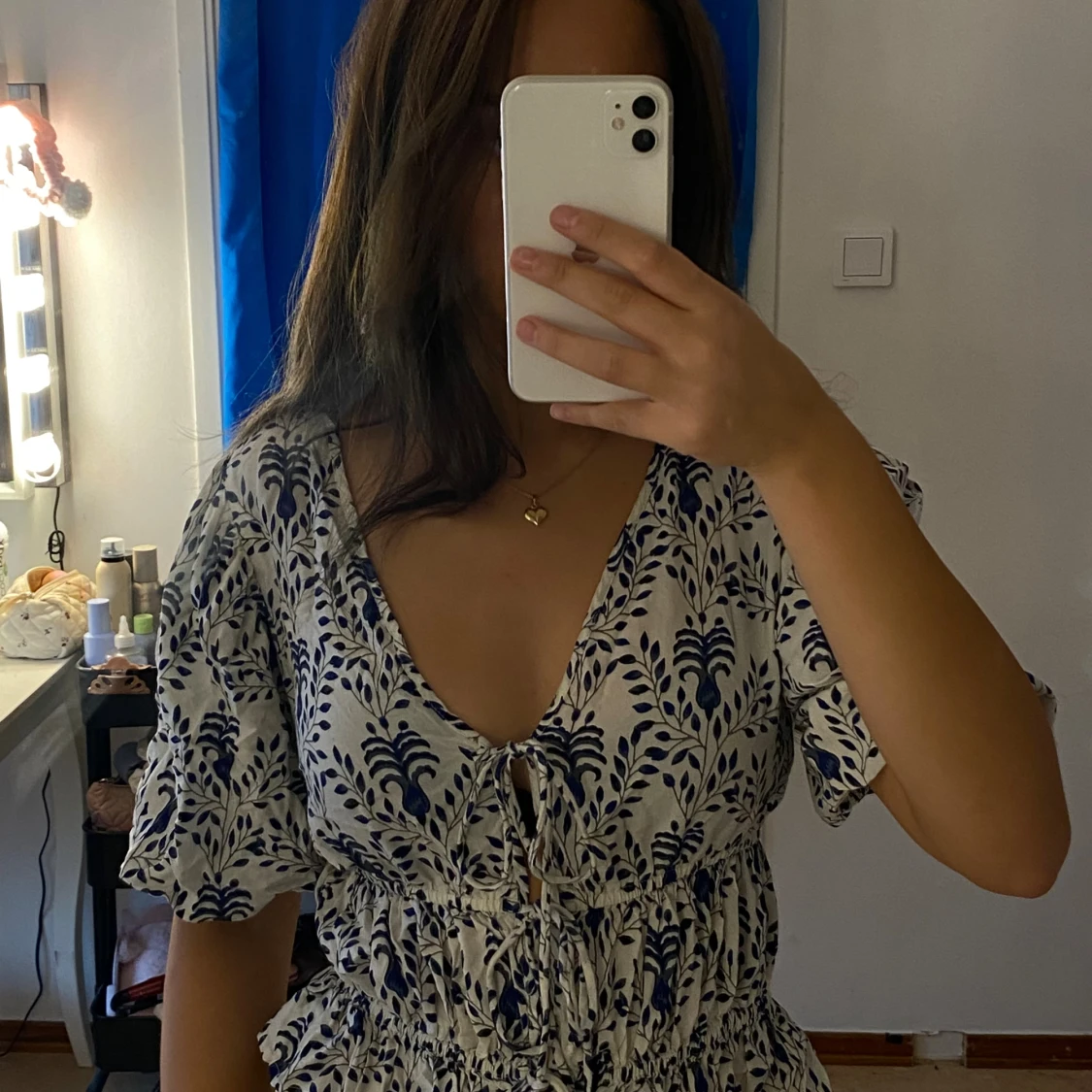 Vit och blå blommig blus AWARE XS