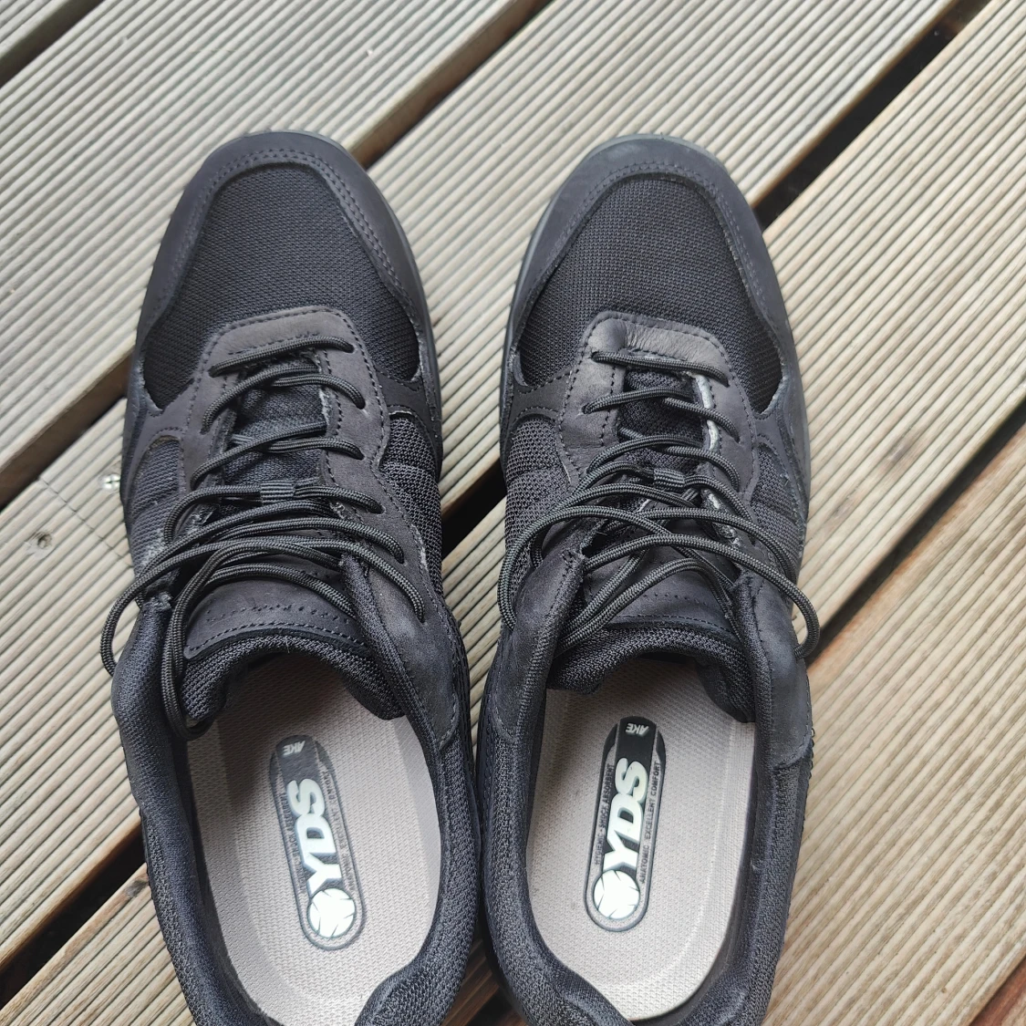 Svarta sneakers från YDS, storlek 42 - 3