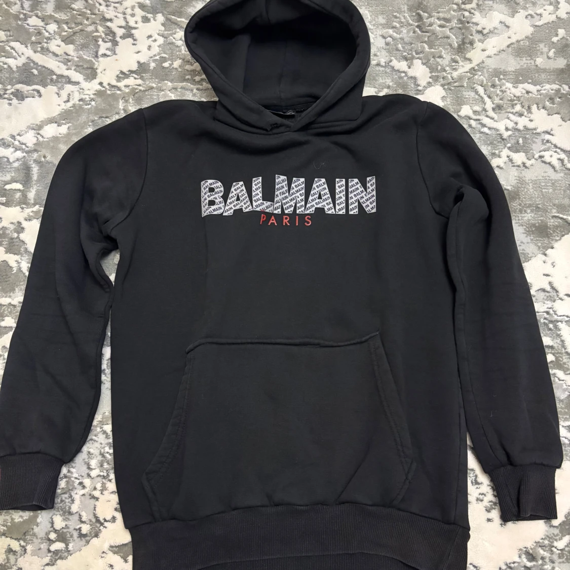 Svart hoodie från Balmain Paris