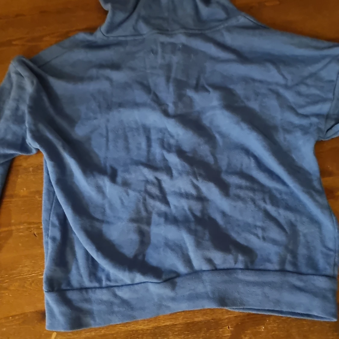 Blå hoodie från Hollister med dragkedja - 1