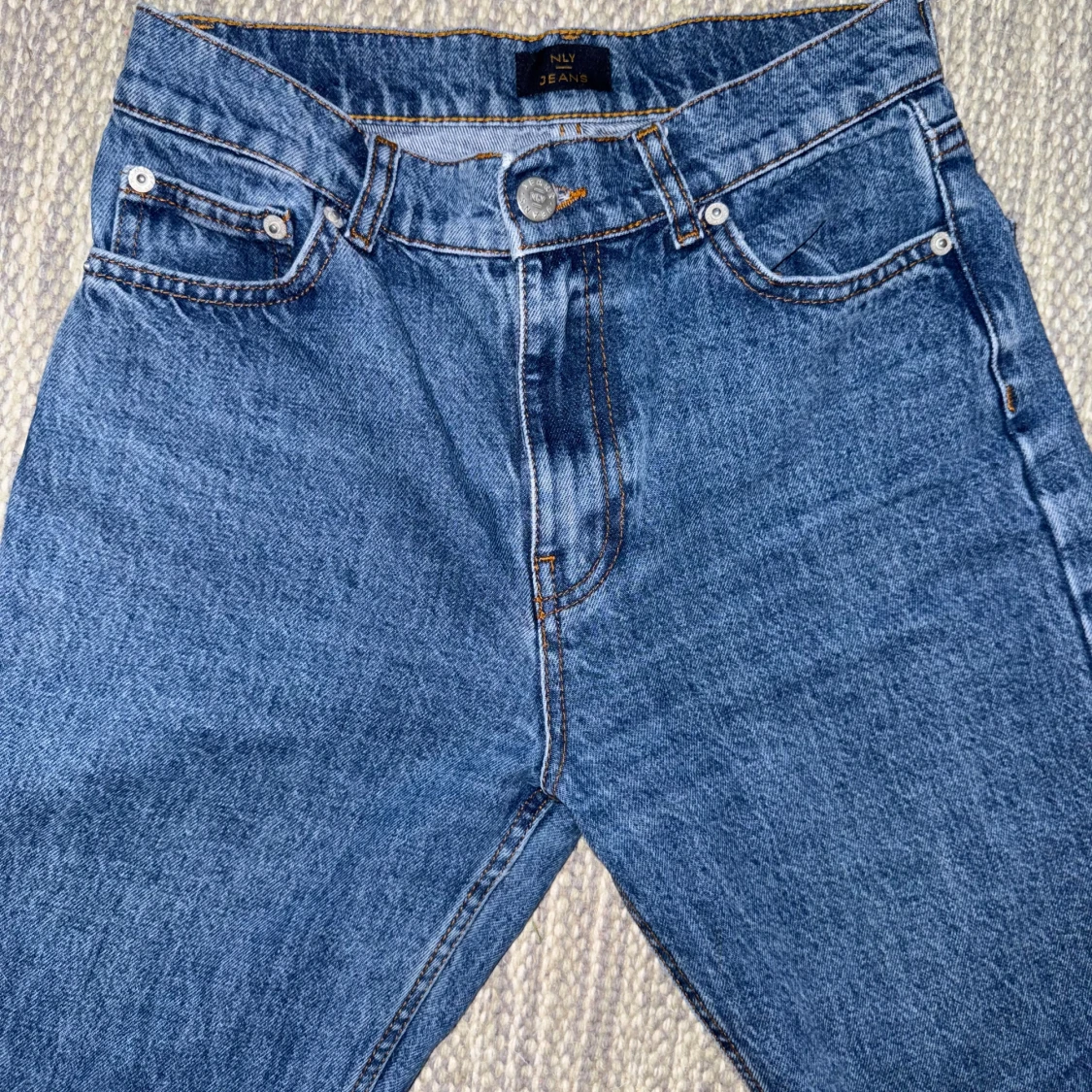 Blåa raka jeans från NLY Jeans - 2