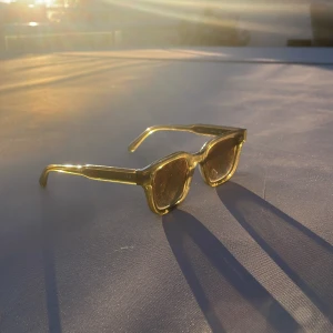 Chimi 04 grön  - Chimis i fint skick utan några skador. Perfekt för dig som behöver ett par snygga glasögon med bra ljus. 