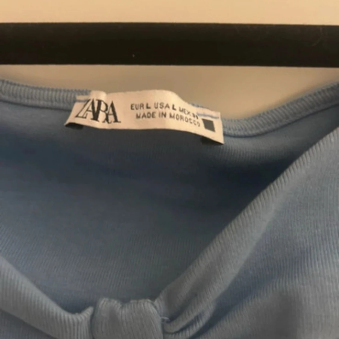 Ljusblå offshoulder topp från Zara - 3