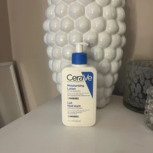 Cerave moisturizer lotion - Uppskattar att de är ca 80% kvar❣️