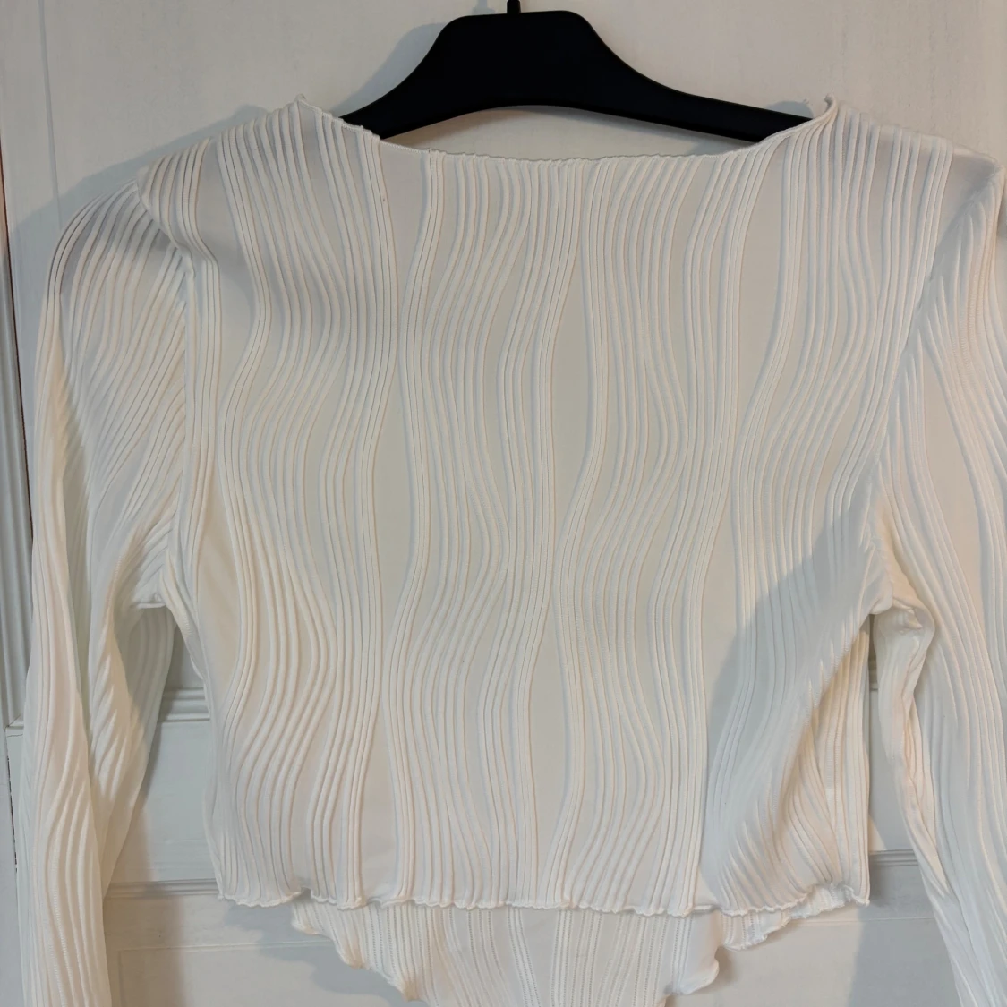 Vit ribbad långärmad topp - 4