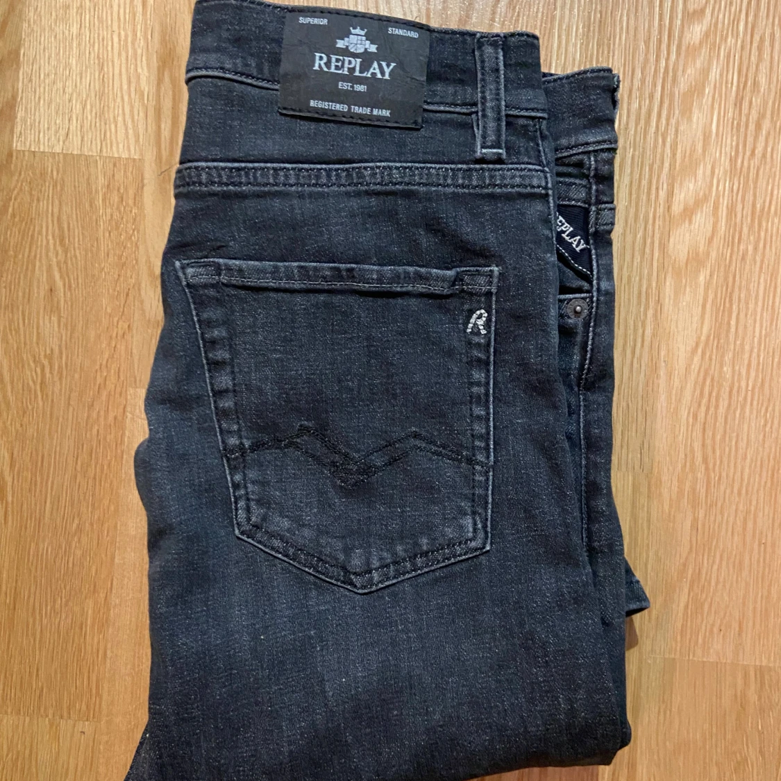 Svarta Replay jeans straight fit