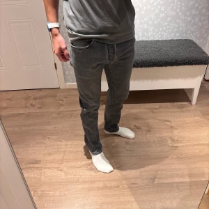 Jacob Cohen jeans - Snygga och stilrena jeans från Jacob Cohën. Snygg färg. Slim fit. Storlek 32/30