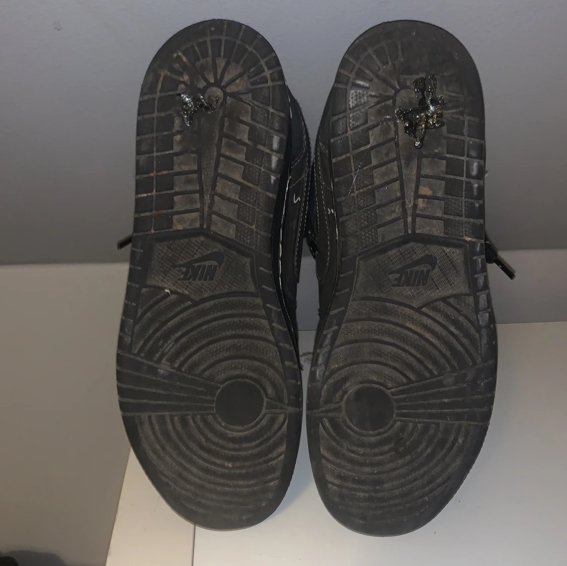 Nike Air Jordan 1 Low Travis Scott svart - 3