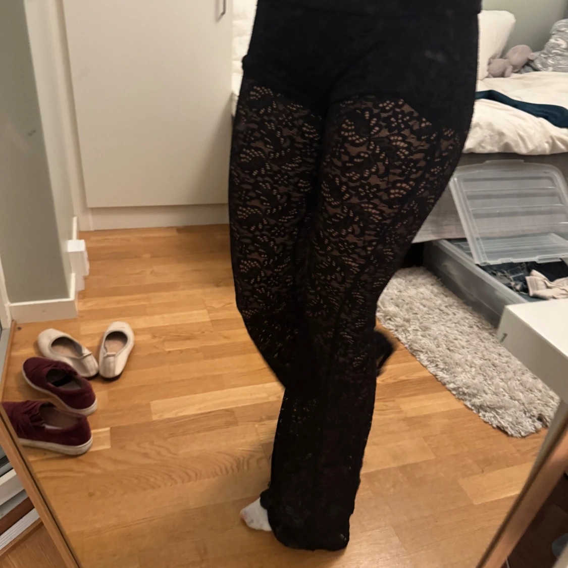 Svarta spetsbyxor