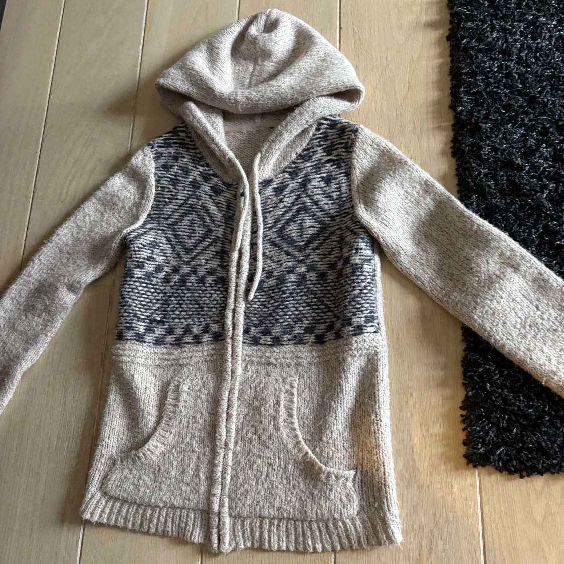 Stickad cardigan/tröja - 1