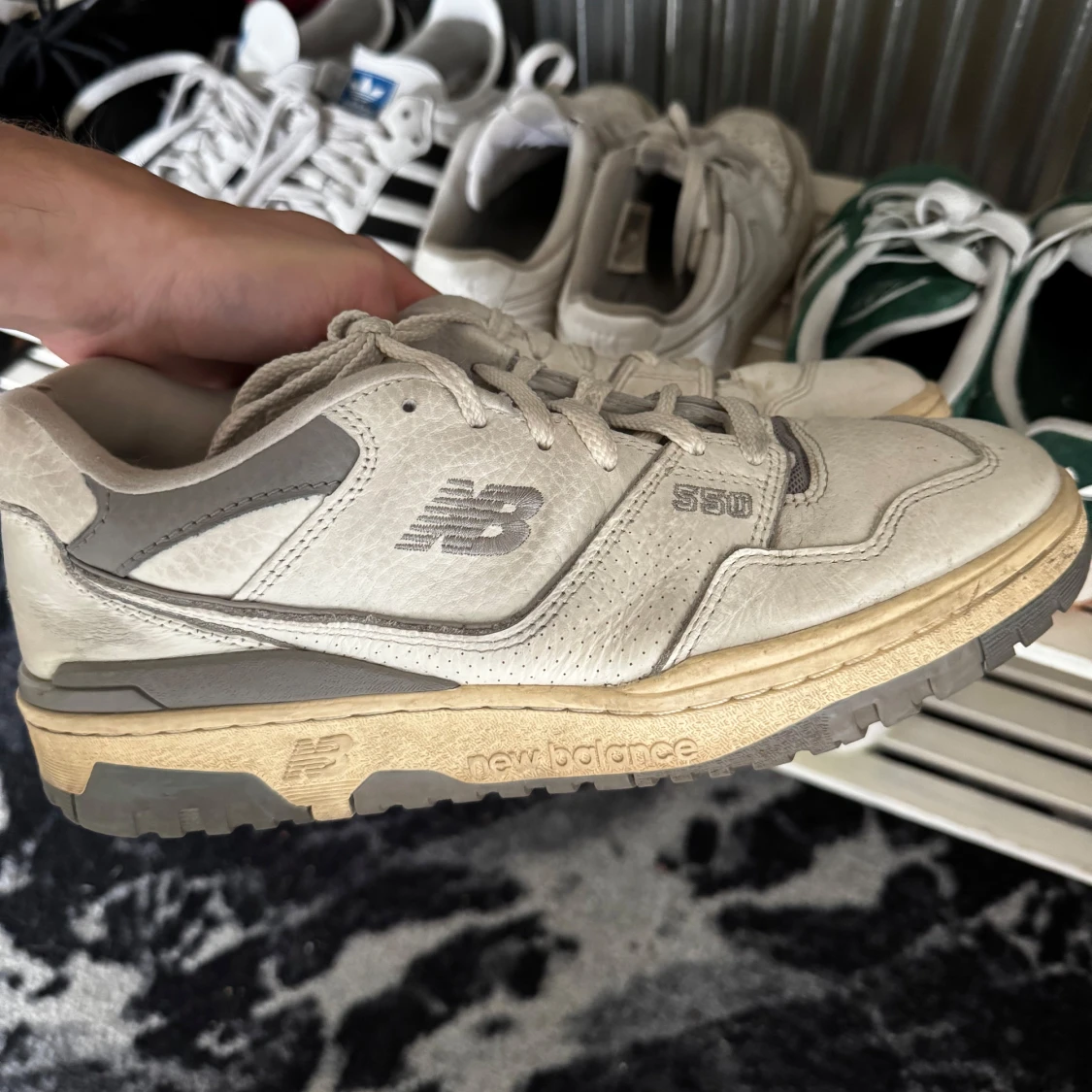 New Balance 550 sneakers i beige, använda