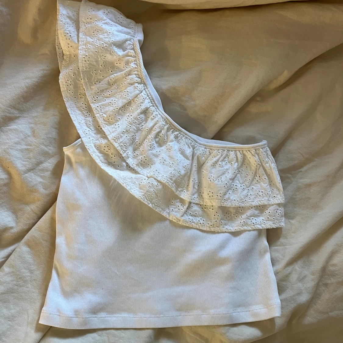 Vit topp från GinaTricot  - 1