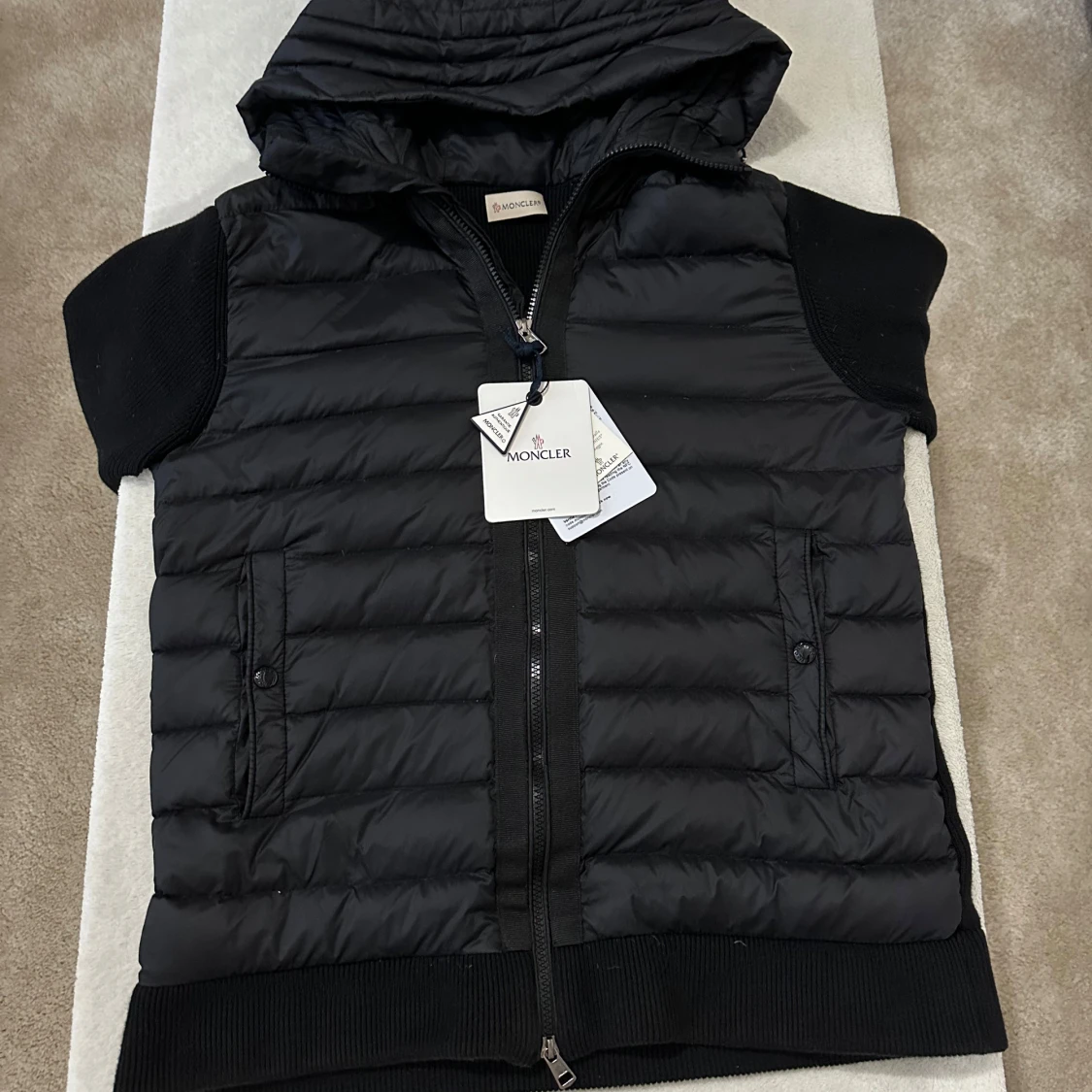 Svart moncler cardigan