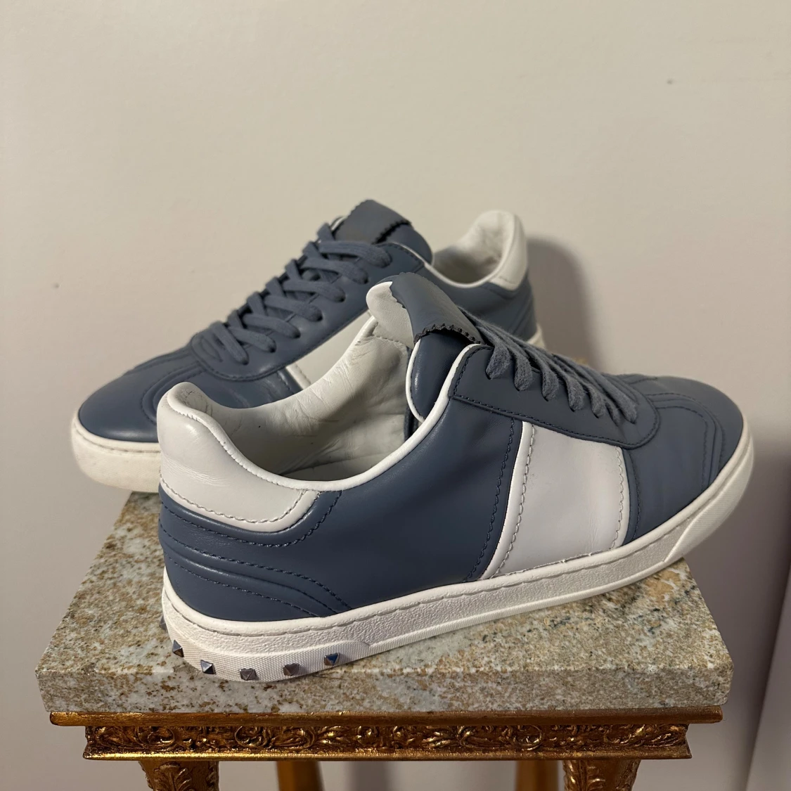 Valentino Garvani flycrew 