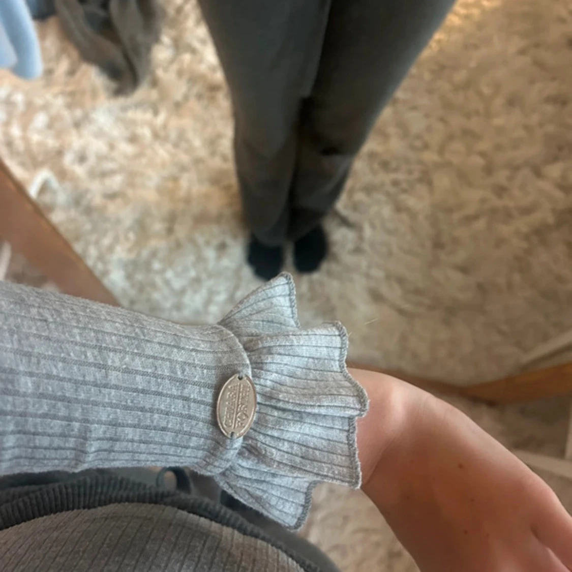 Ljusgrå ribbad topp från Chiara Forthi - 3