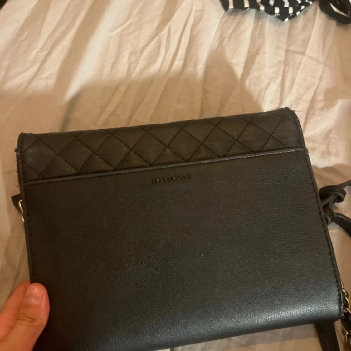 Svart quiltad axelväska Don Donna - 2