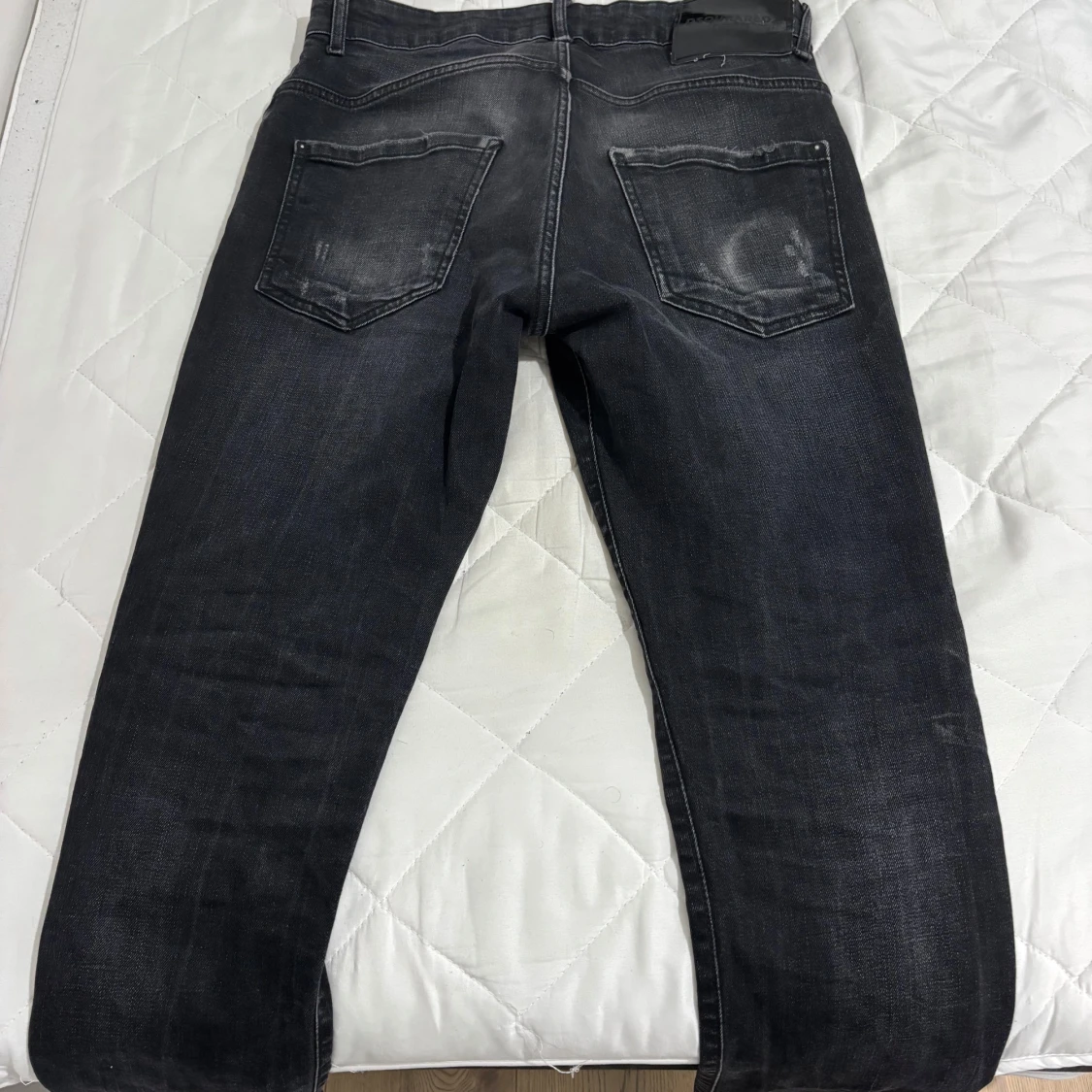 Svarta jeans från Dsquared2, stl 42 - 1