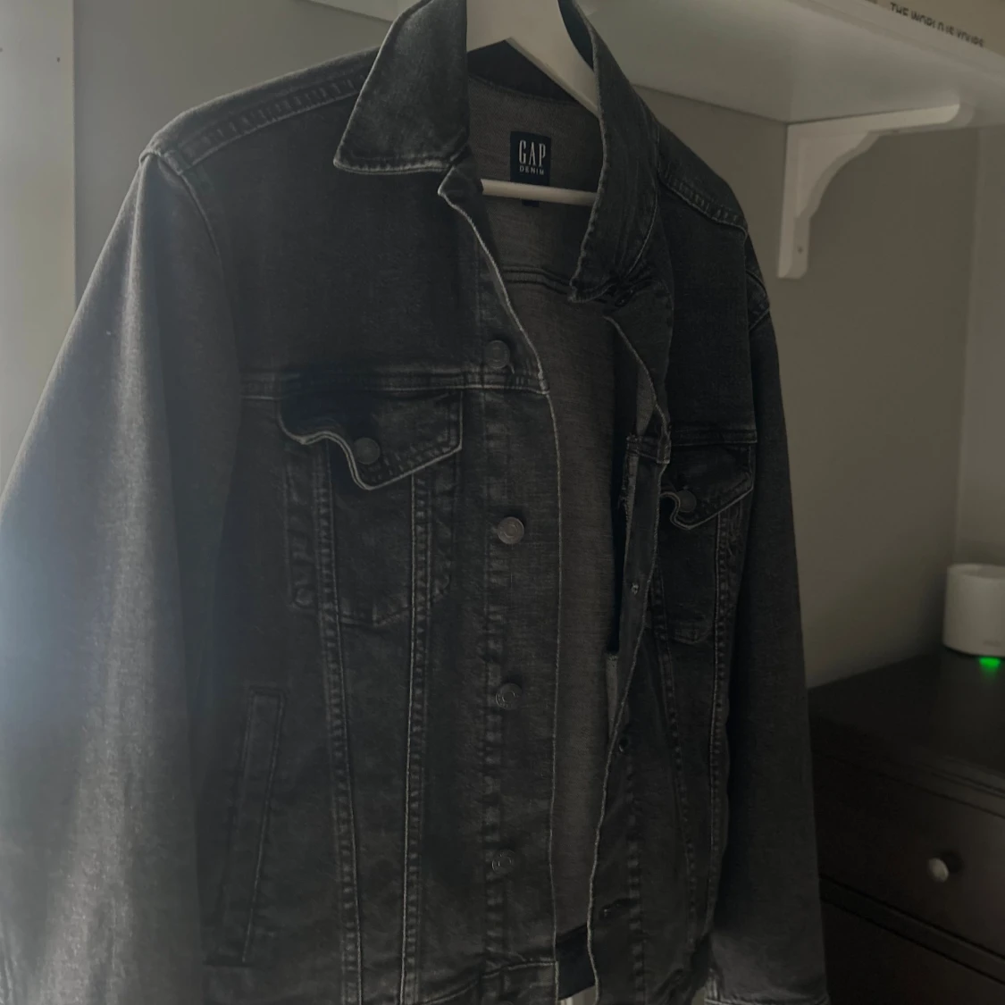 Svart jeansjacka från GAP, storlek S - 1