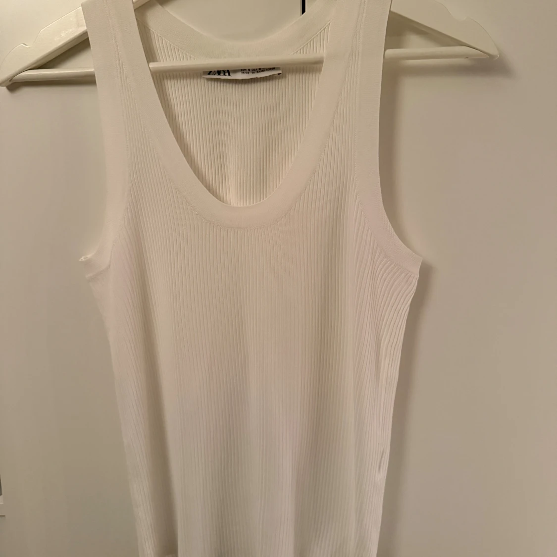 Ny vit ribbad topp från Zara.  - 3
