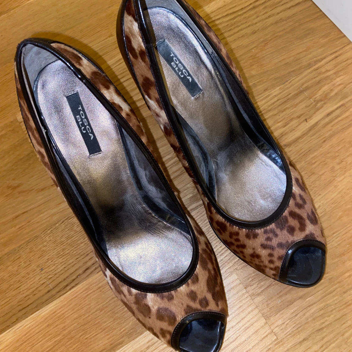 Leopardmönstrade vintage pumps från Tosca Blu - 1