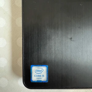 Lenovo Yoga 500 - Lenovo Yoga 500 med Intel Core i5-6200U, 4GB RAM och 238GB lagring. 14-tums pekskärm med stöd för touch, flexibel 2-i-1 design. Fungerar bra,  Perfekt för studier, arbete eller underhållning. Original laddare följer med samt att batterierna håller ett tag utan problem pris diskutera snabb affär prioriteras