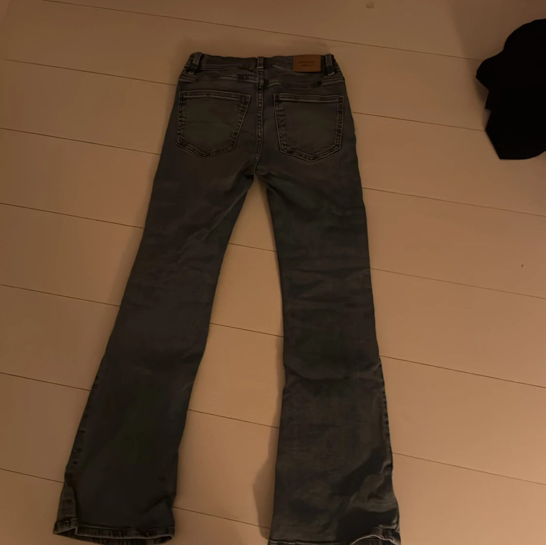 Blå bootcut jeans  - 1