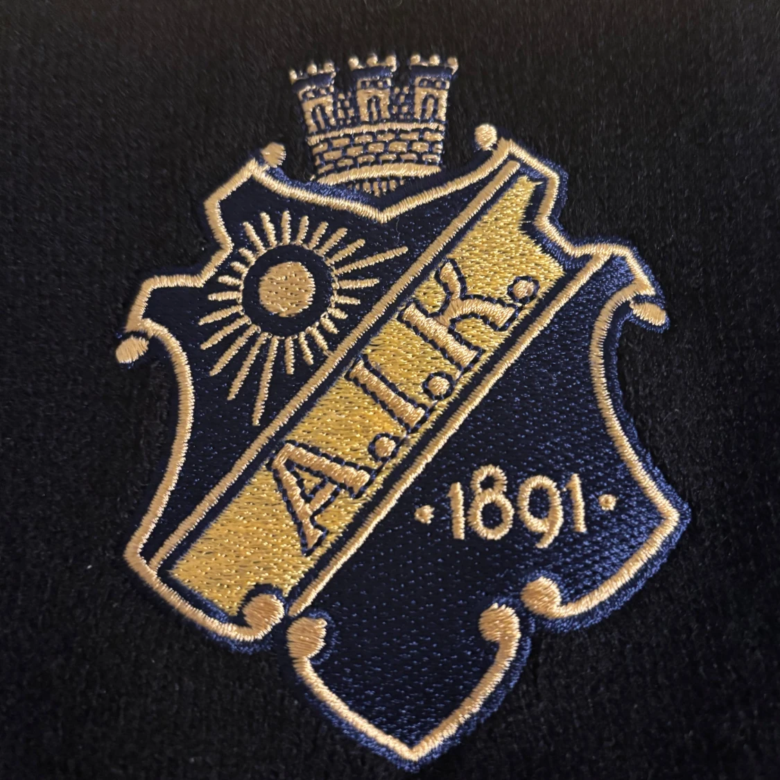 AIK halsduk svart och gul med tofsar💛🖤 - 1