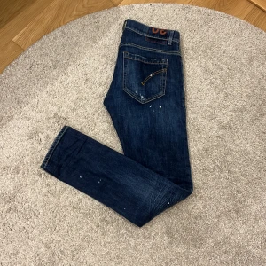 Dondup George jeans - Snygga fräscha dondup jeans i storlek 30 passar 31/32, skick 10/10. Hör av dig vid funderingar!