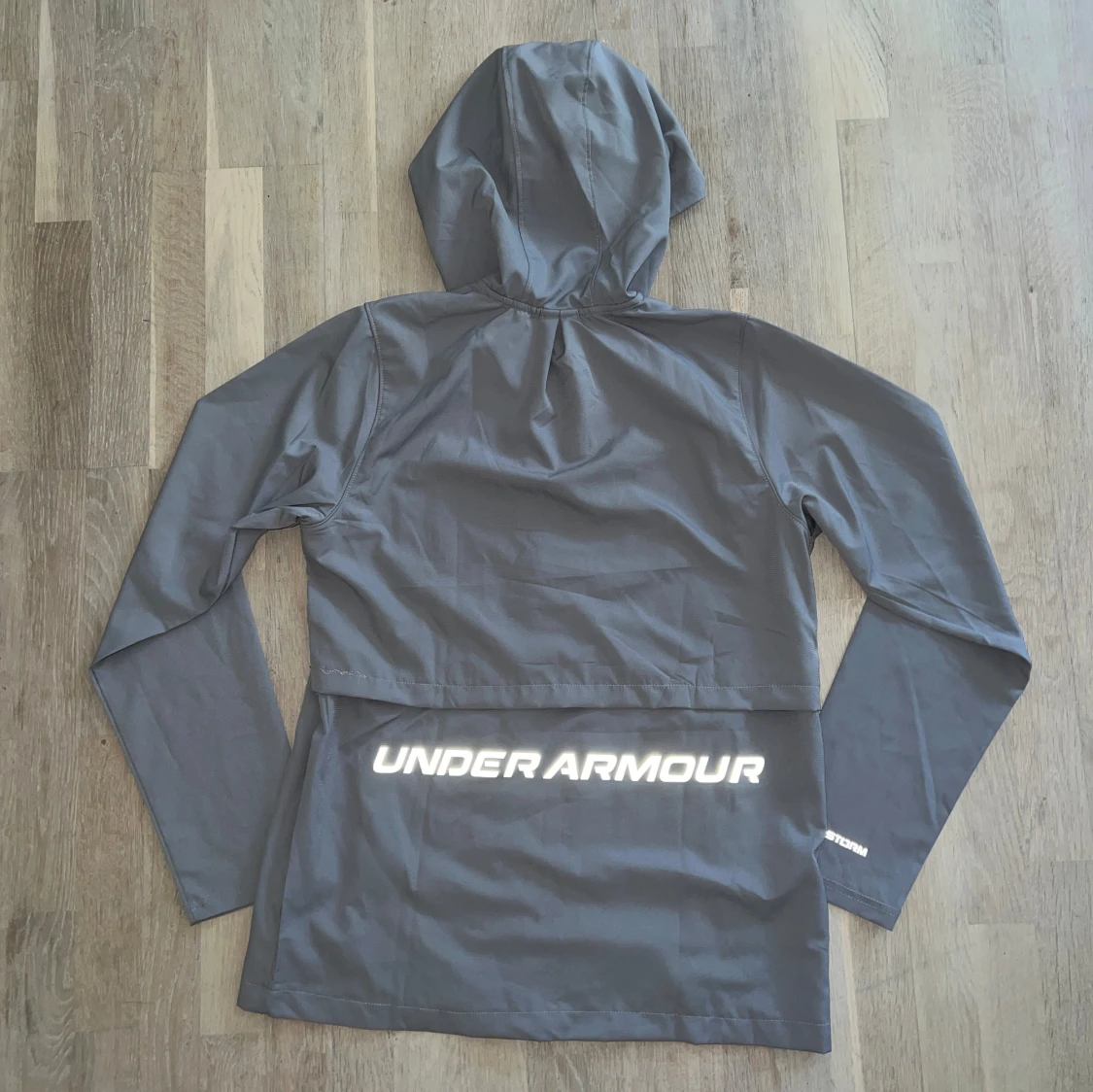 Under armour windbreaker storlek L/M - 1