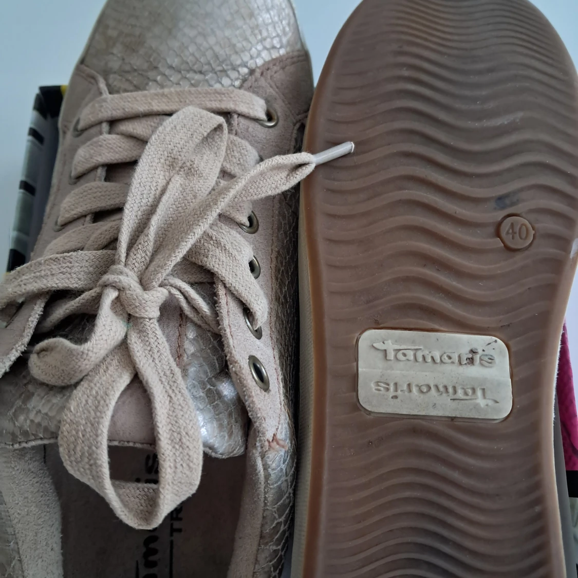Beige sneakers från Tamaris, stl 40 - 2