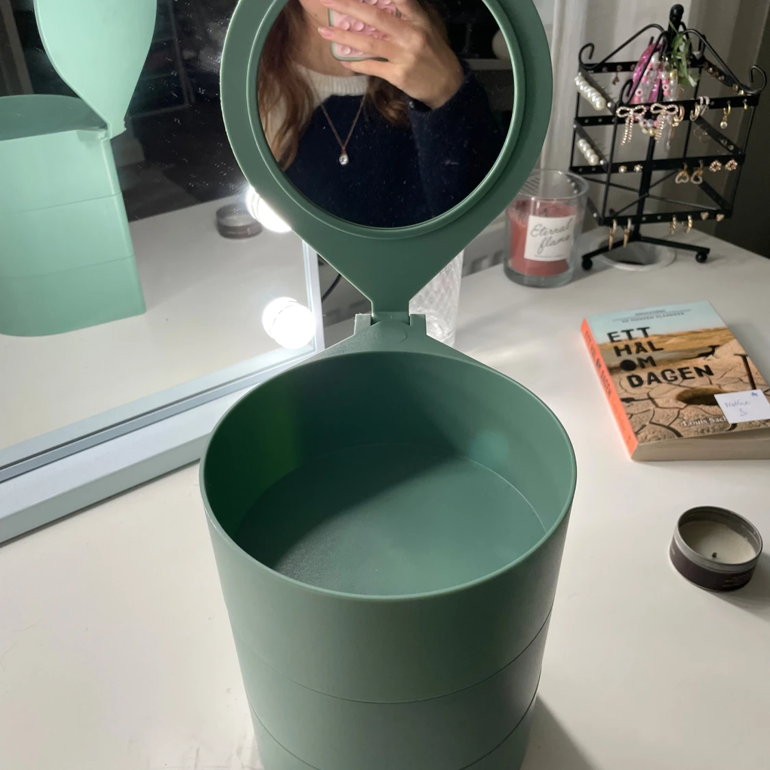 Grön smink- och smyckesförvaring med spegel - 1