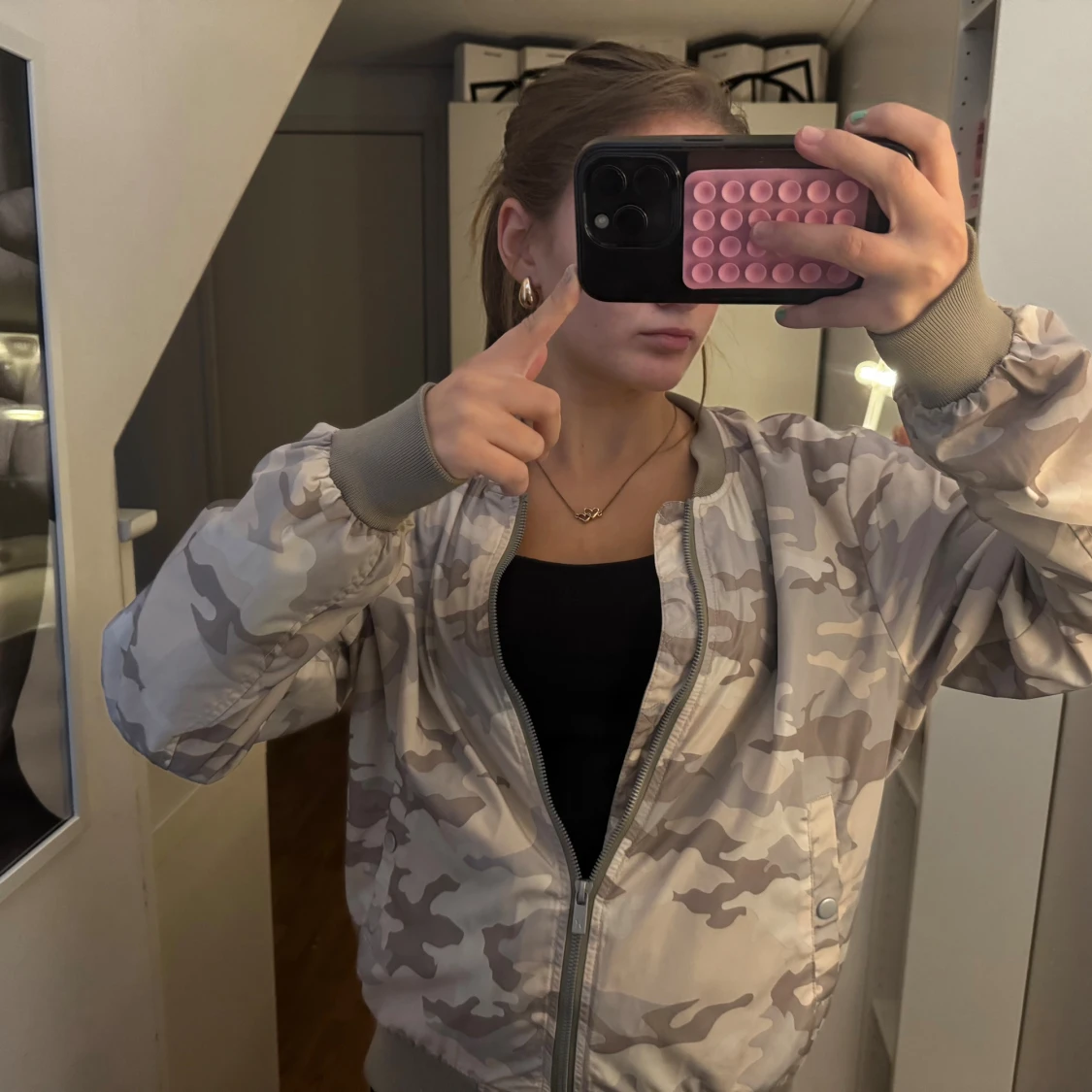 Beige camo bomberjacka med dragkedja - 2