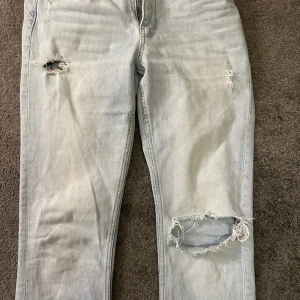 Lågmidjade jeans  - Super snygga midjemåttet är 37