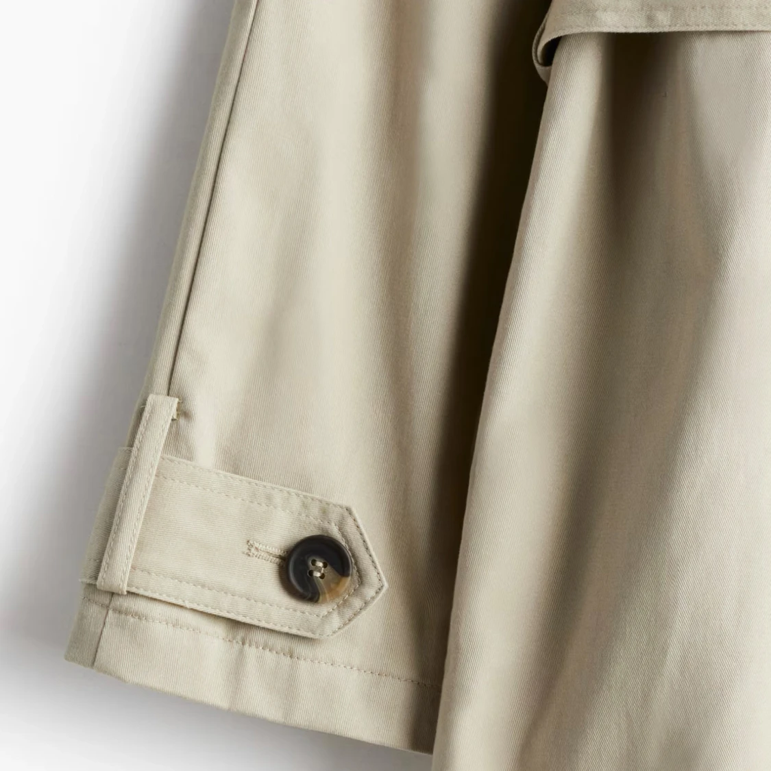 Beige trenchcoat med bälte från H&M (priset kan diskuteras vid snabb affär) - 1