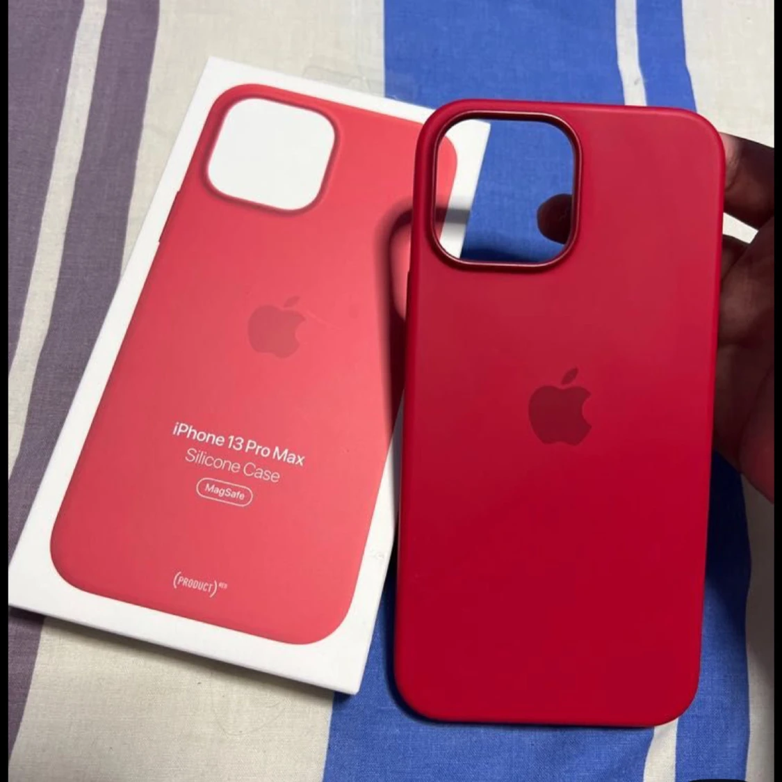 iPhone 12 Max Silicone Case (MagSafe) (PRODUCT)RED