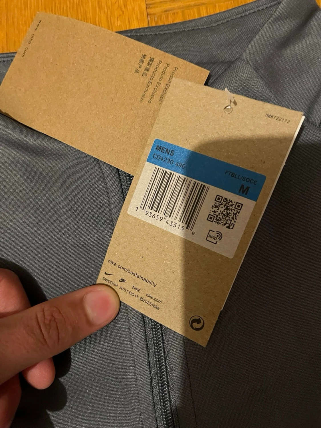 Psg tracksuit pris sänks vid snabb affär  - 5