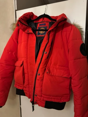 Everest superdry  - Varm fin jacka som använts endast ett par gånger 