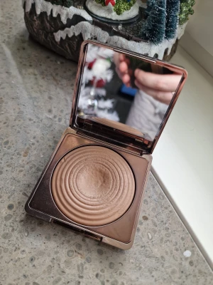 Caia Glow Bronzer La Digue - FAST PRIS 🌸 Jag kan fixa fri frakt men kontakta mig innan köp. Använd ganska lite. 
