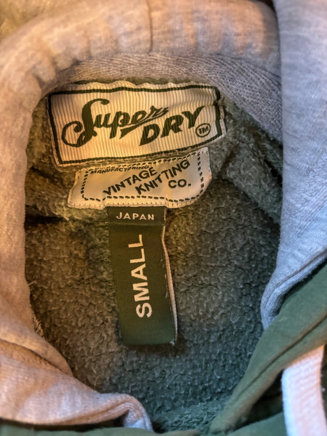 Grön hoodie från superdry - 1